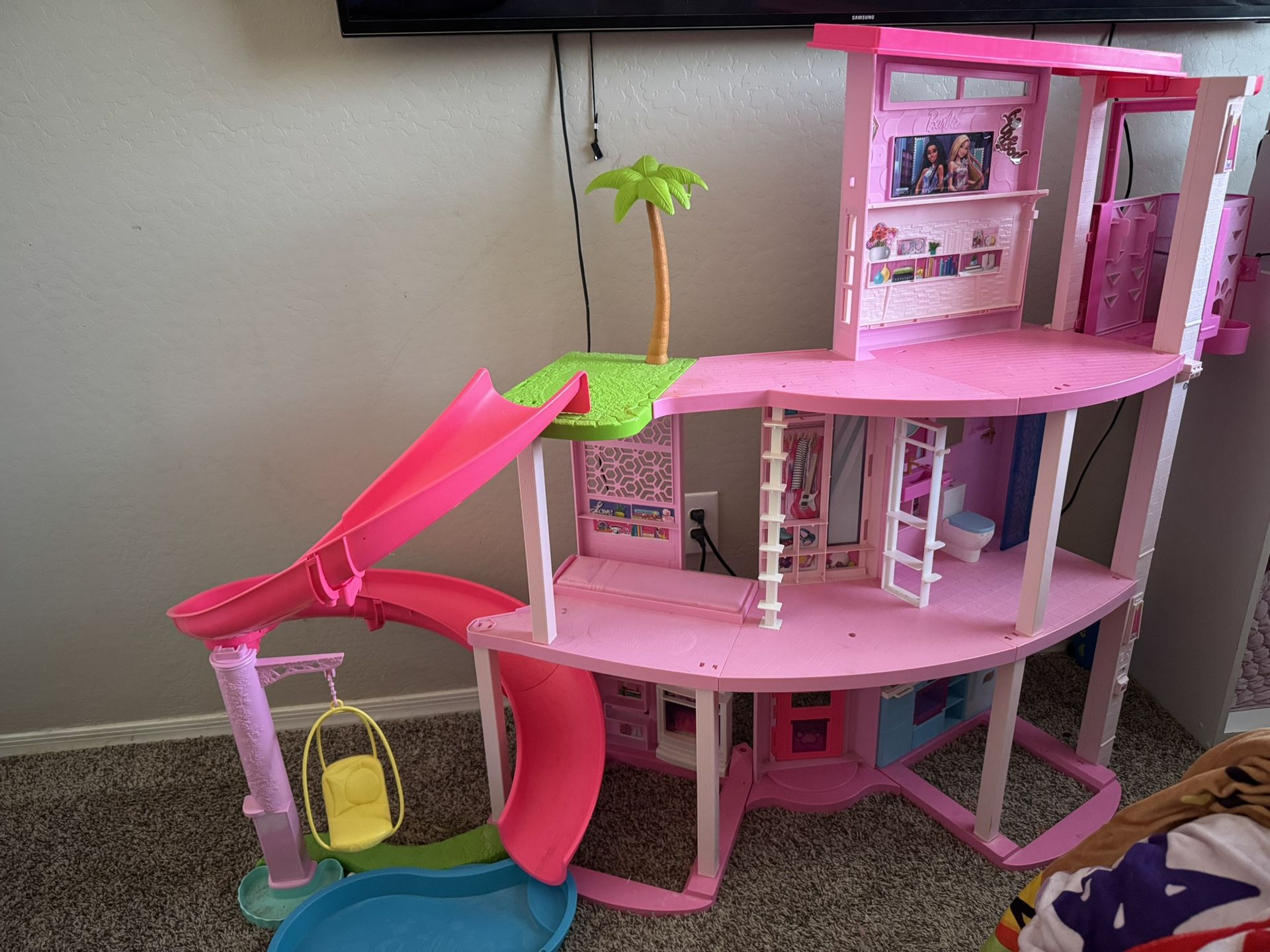 Barbie Doll House Like New 