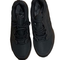 Traxion Adidas Men’s Sneakers