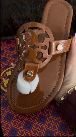 brown glossy tory sandals
