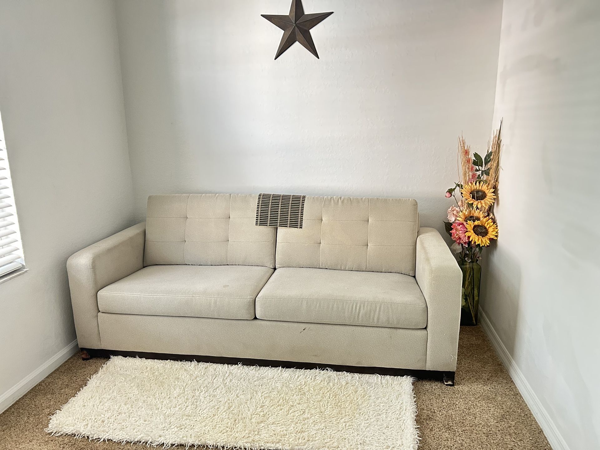 Sofá $85 House Furniture, Couch, Sofá bed, Cream Sofa.