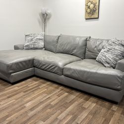 Gray Leather Sectional Sofa Raymour & Flanigan Furniture (Free Delivery Curbside)