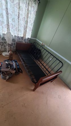 Day Bed..missing Matress..all In Great Shape..