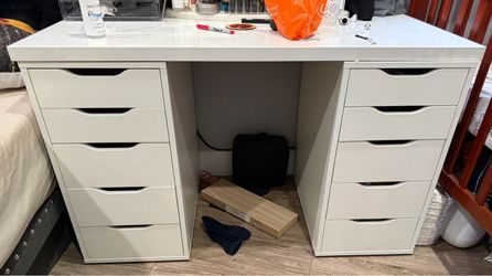 Alex drawer