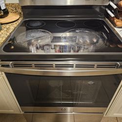 Stove with built in air fryer