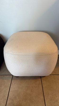 Round Upholster Small Chair