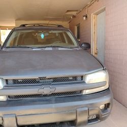  Black  Chevy Trailblazer 05'