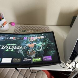 Samsung QLED Curved Monitor 