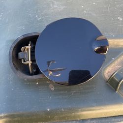 2010 Dodge Challenger Gas Cover And Plastic