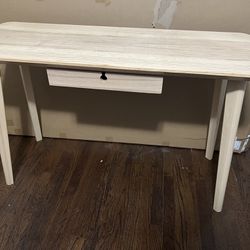 LISABO Desk - Like New 