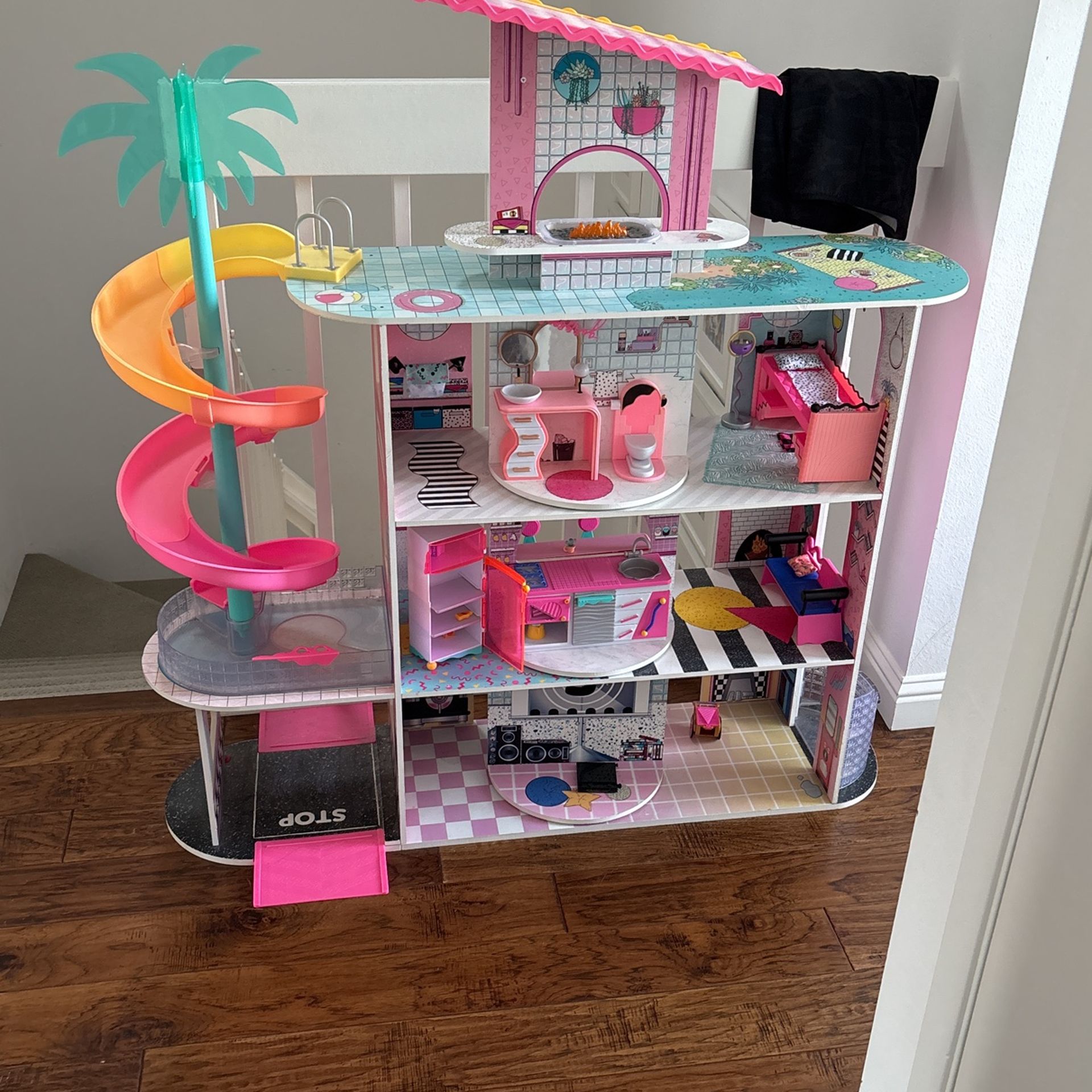 LOL Doll House