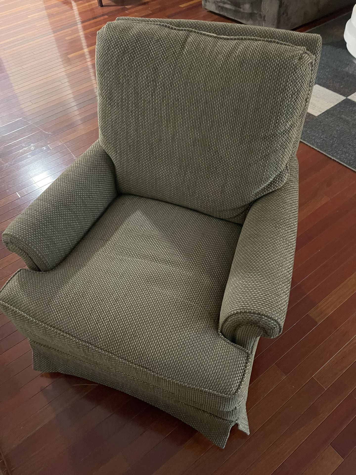 comfortable rocking chair that also swivels all the way around. Used very little and in excellent condition. Smoke free home Pick up by Avon