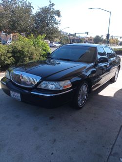 2011 Lincoln Town Car