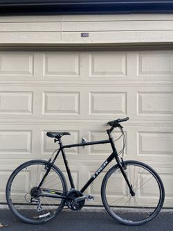 Trek 7.2 FX – Hybrid Fitness Bike – 25” Frame (63.5cm) – 700c Wheels 24-Speed Bicycle XL ~6'1"-6’6"