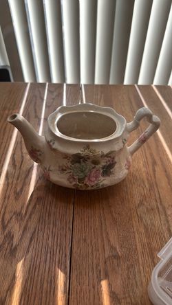 Free Box of Misc please be able to take whole box items Check out my other listings for more great items