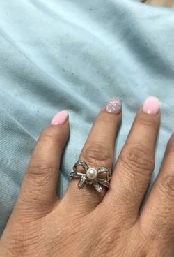 Silver bow ring