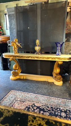 Beautiful Mid Century hallway, entry table