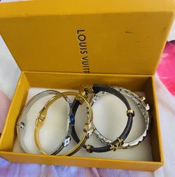 4 Bracelet Lv For $ 80 