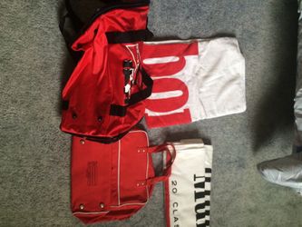 Vintage Marlboro bags and towels