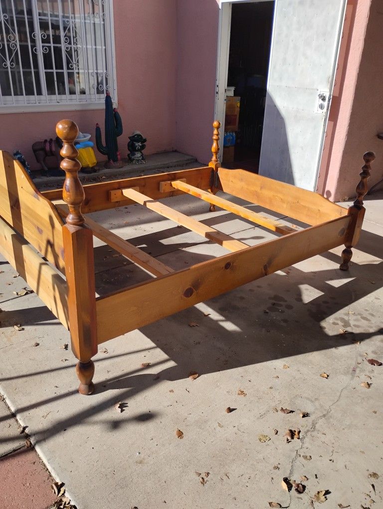 Bed Frame Queen Size