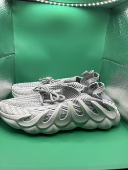 Yeezy Puts in Sneakers 