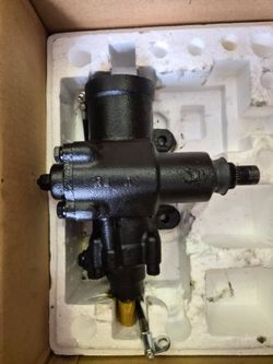 NEW GM AWD/4WD POWER STEERING GEAR BOX - $175