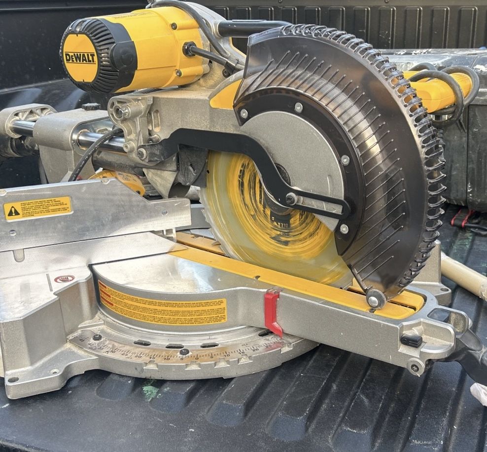 Dewalt Saw