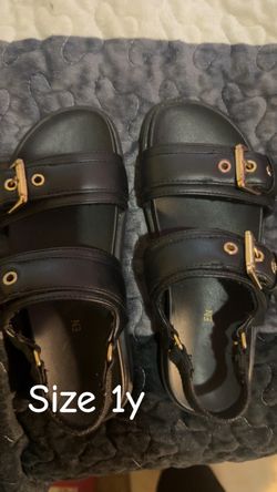 Kids Black Sandals Size 1Y