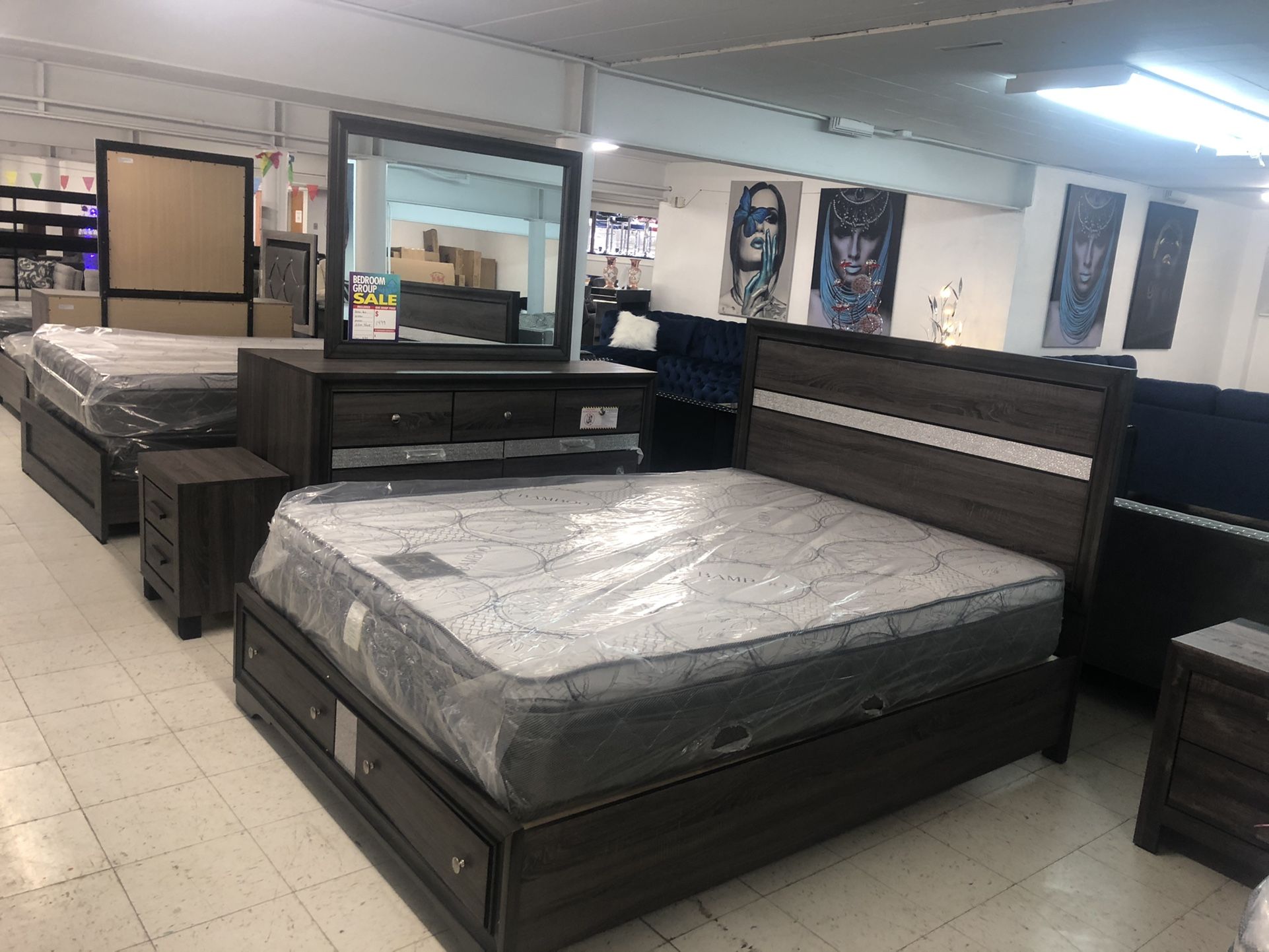 Queen Bed Dresser Mirror Nightstand