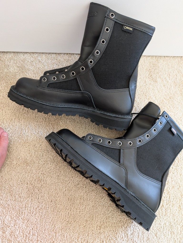 New Danner Women's Boots- Acadia 8"
