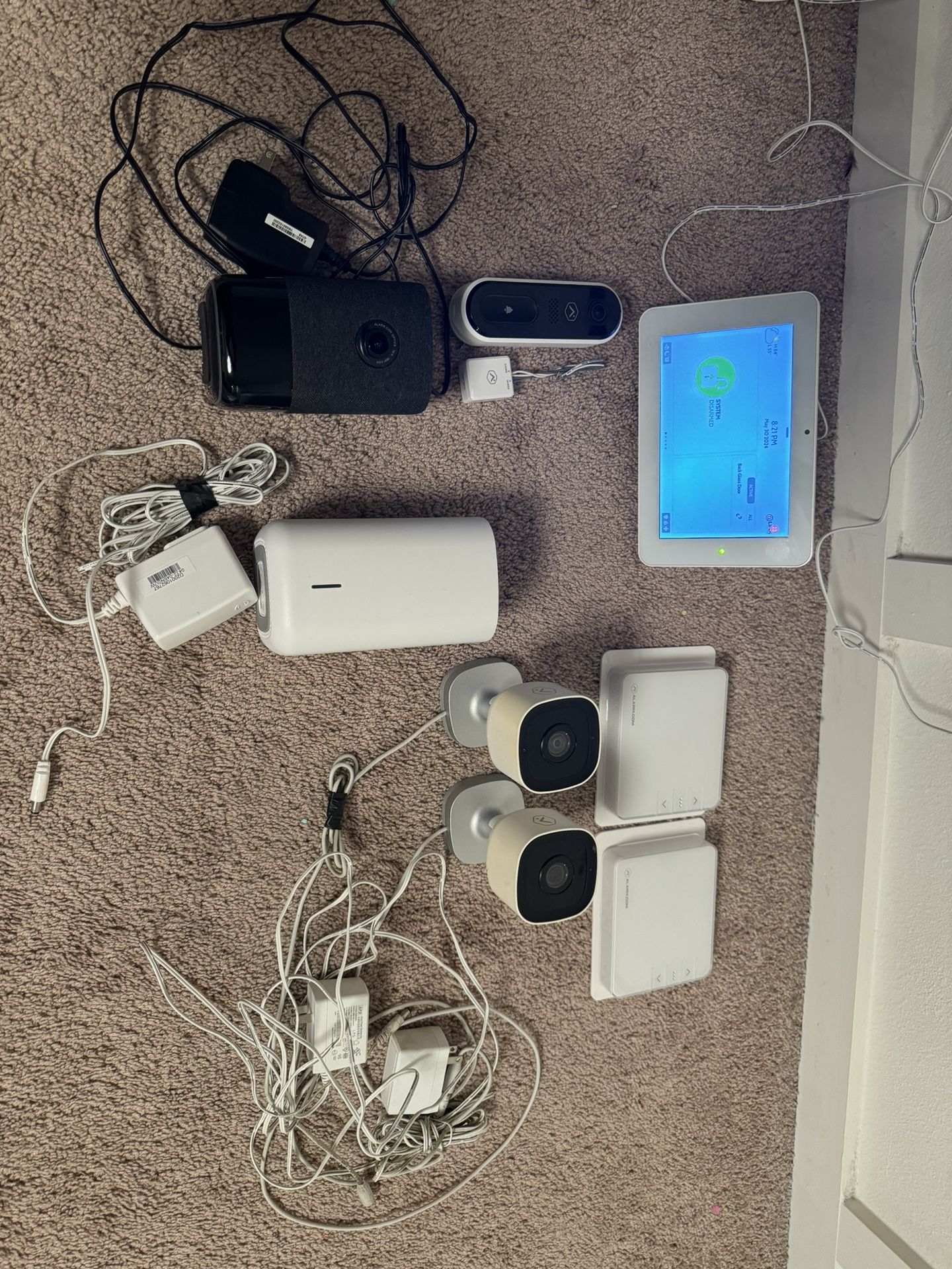 https://offerup.co/faYXKzQFnY?$deeplink_path=/redirect/ Home Security System