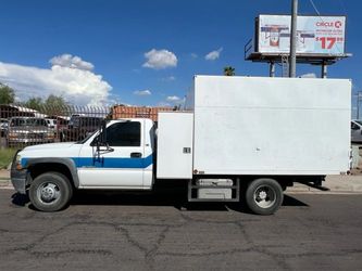 2002 Chevrolet Silverado 3500 Regular Cab & Chassis