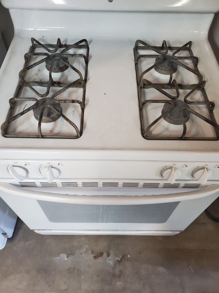 Grandmas GE Gas Stove White Works Perfect First 110. for Sale in