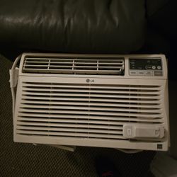LG Window Air conditioner For Sale  Very Cold Air