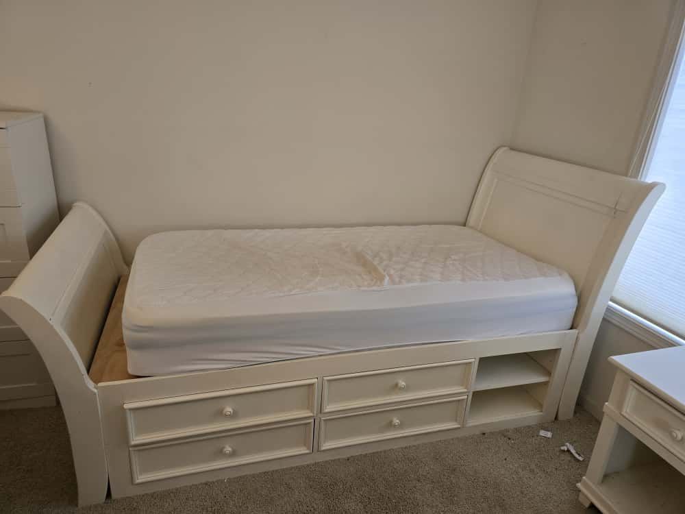  Solid Wood Bedroom Set