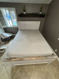 Queen Size Wood Bed