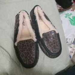 Ugg Sz8 Womans  Chetta Print