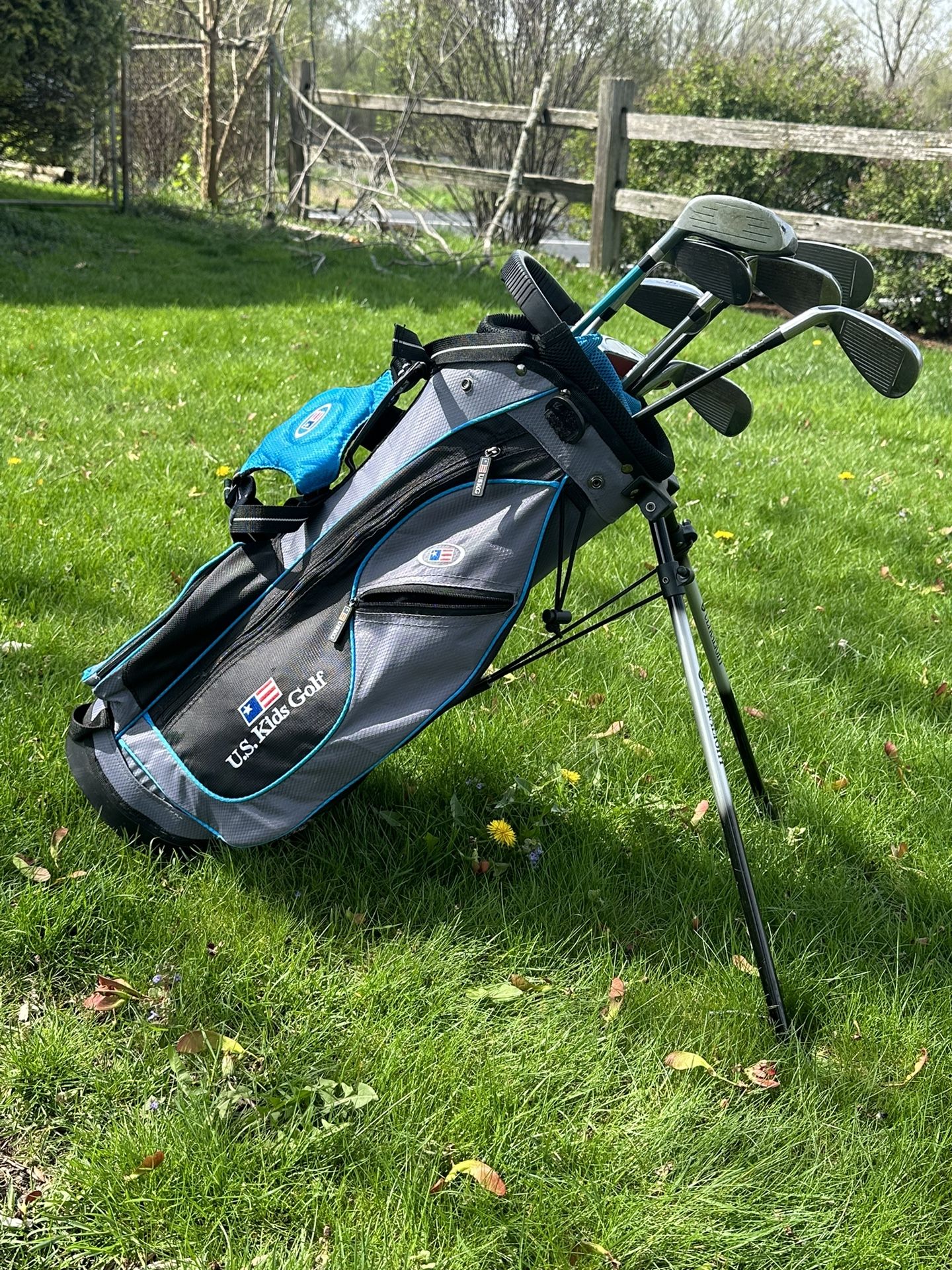 Kids Golf Bag and clubs