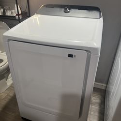 Samsung Extra Large Steam Cycle Vented Electric Dryer
