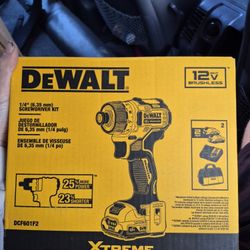 DEWALT

12

BRUSHLESS

1/4" (6.35 mm) SCREWDRIVER KIT