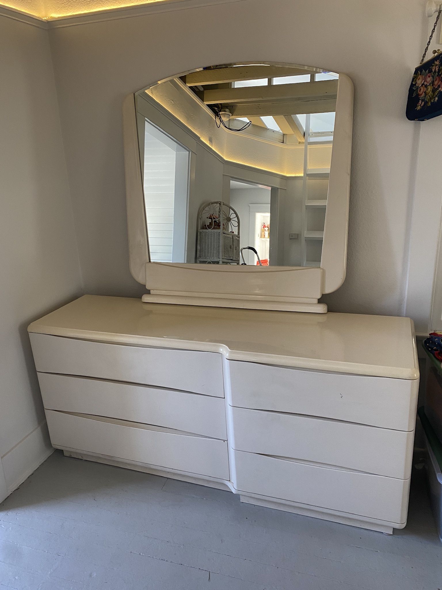 1980’s Dresser With Mirror