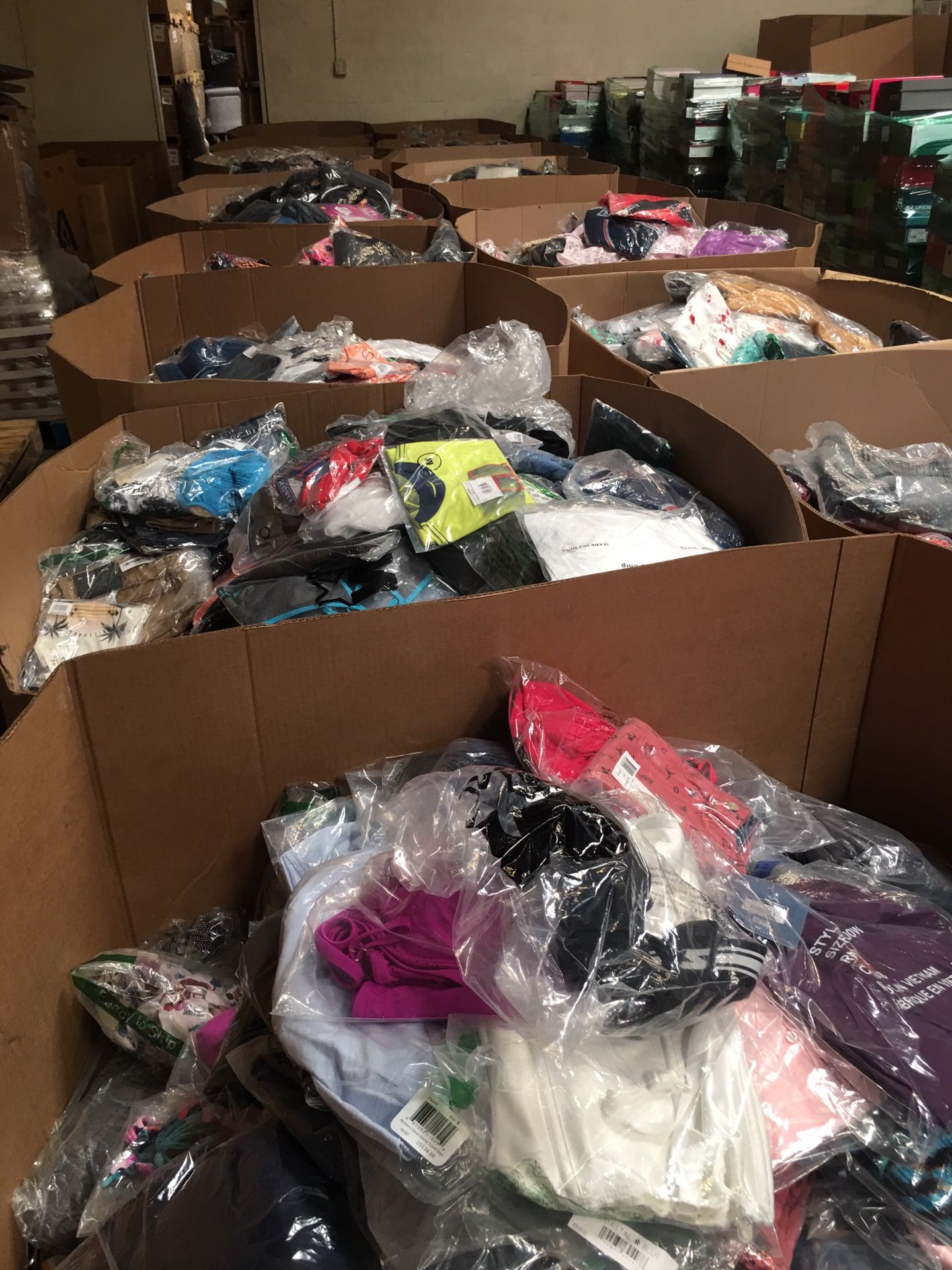 Clothes Pallets “500” Pieces In Each Pallet For Only $2,000 Pick up Today ! Serious buyers only !!!