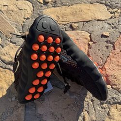 Nike Mind 002 Black Hyper Crimson