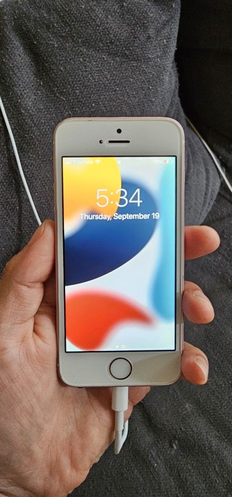 Apple iPhone SE - 32 GB - Pink (Unlocked)