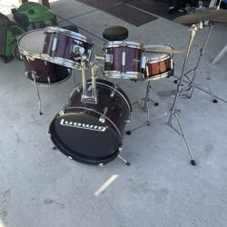 Ludwig 5-piece Junior Drum Set with Cymbals 
