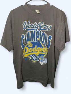 La Dodgers 2025 Champions shirt L