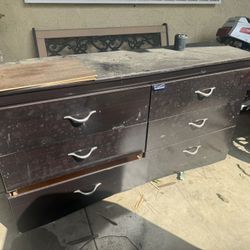 Dresser Free