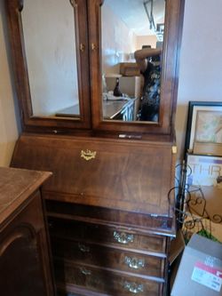 Armoire/desk