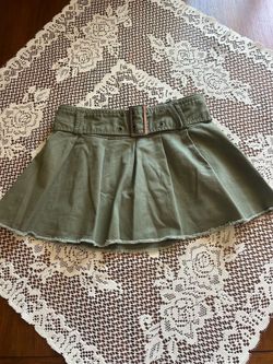 The cutest green skirt