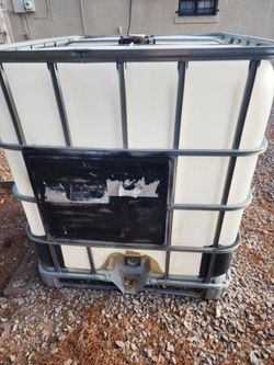 Water storage tank