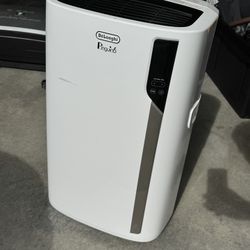 DeLonghi Pinguino Portable Air Conditioner – 3-in-1 Cooling, Dehumidifier & Fan